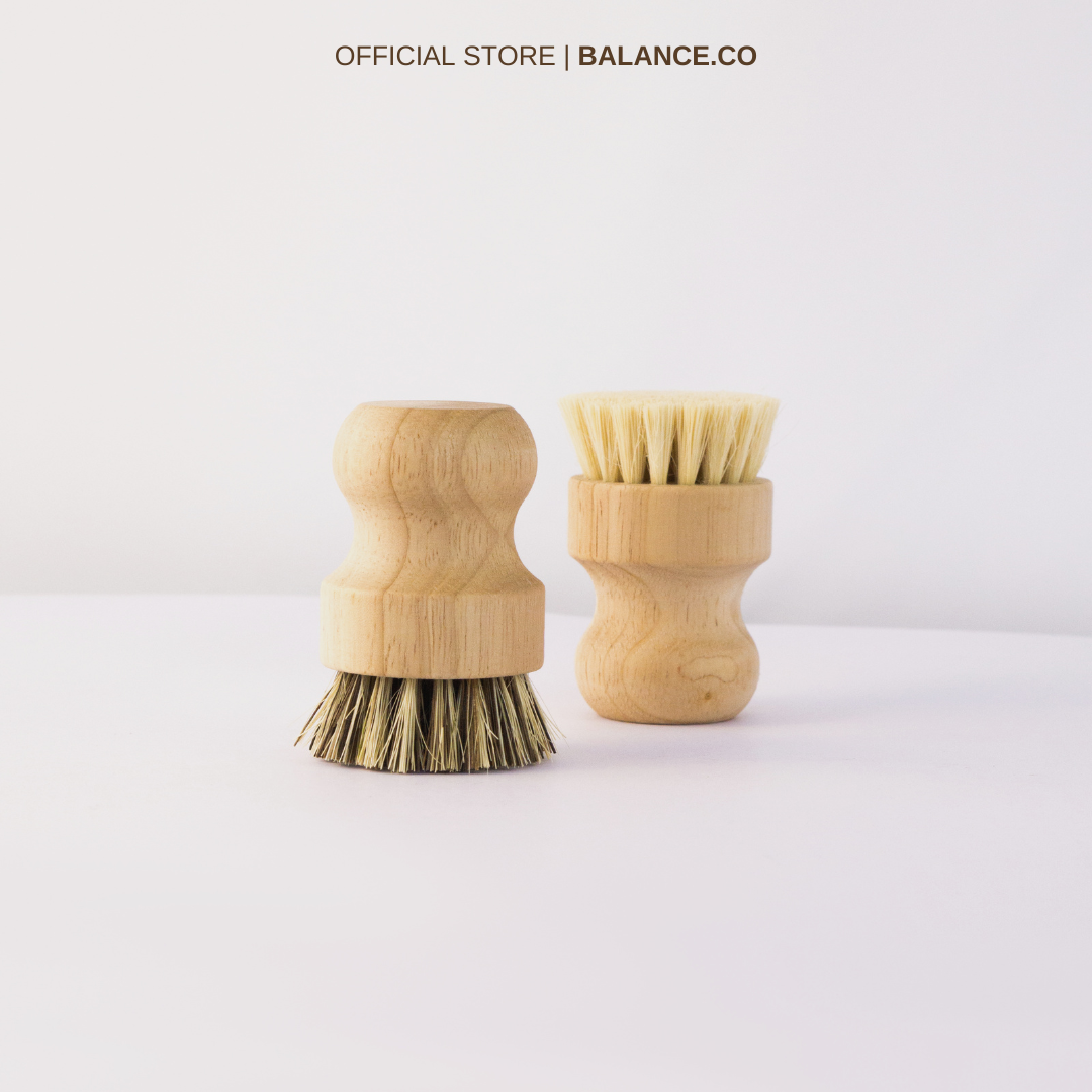 Balance.co Natural Kitchen Cleaning Brush | Bamboo Handle & Coconut Fibre Bristles | Berus Dapur