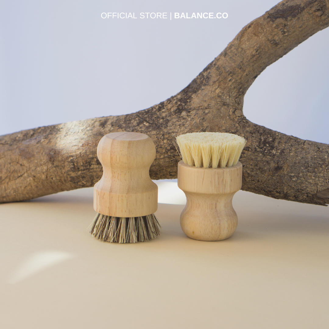 Balance.co Natural Kitchen Cleaning Brush | Bamboo Handle & Coconut Fibre Bristles | Berus Dapur