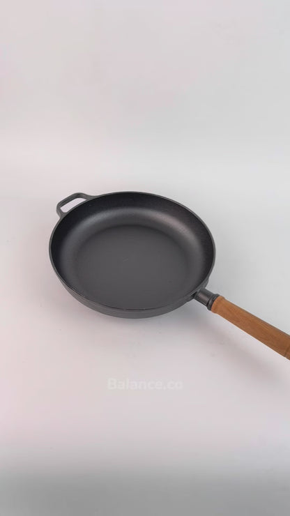 Balance.co 25/29cm Pre-Seasoned Cast Iron Skillet | Non-Stick Frying Pan | Wood Handle